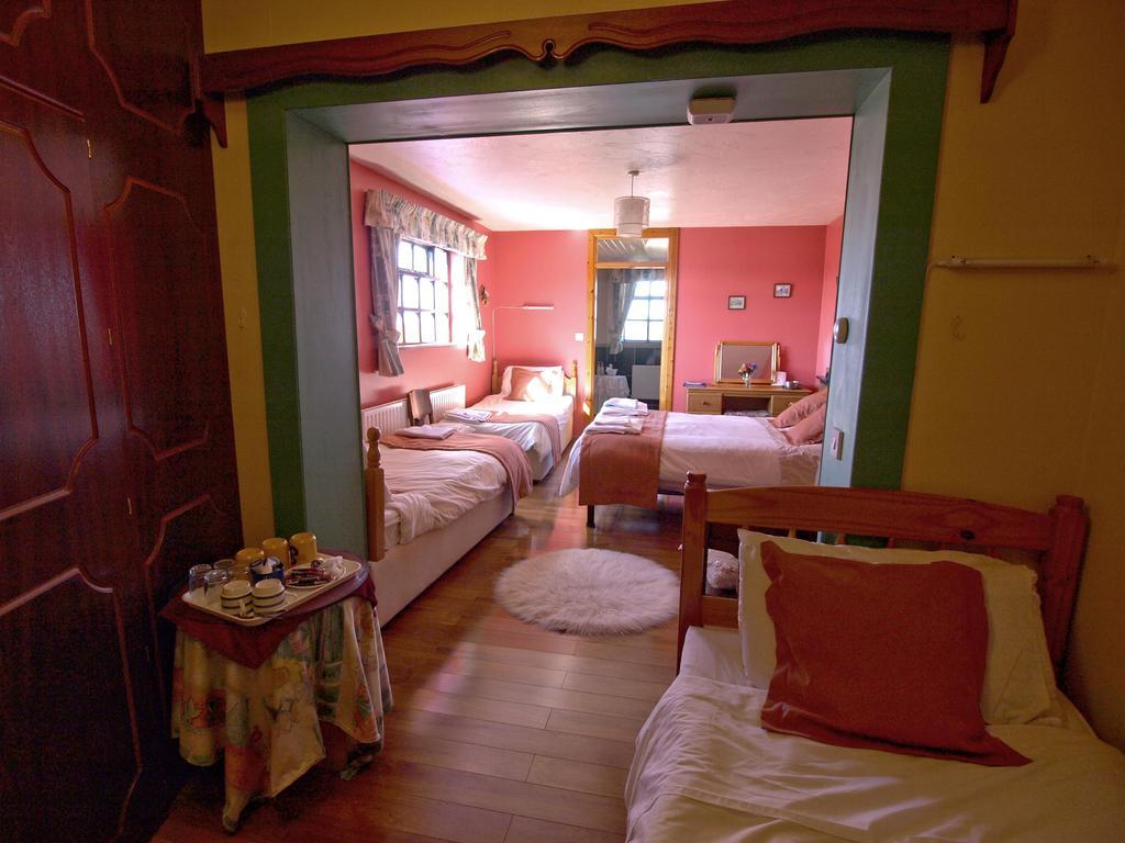 Barkers Accommodation スパニッシュ・ポイント エクステリア 写真
